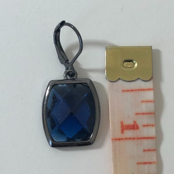 Joan Rivers Vintage Blue Lever Back Earrings - Picture 4 of 7